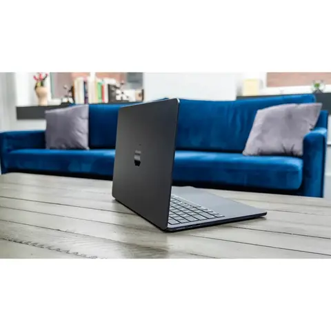 لپ تاپ 13.6 اینچی اپل مدل macbook air mw1 m4 2025 با حافظه ی 512 گیگابایت و ظرفیت رم 16 گیگابایت