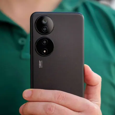 گوشی موبایل آنر مدل x7b 4g با ظرفیت حافظه ی 256 گیگ و ظرفیت رم 6 گیگابایت